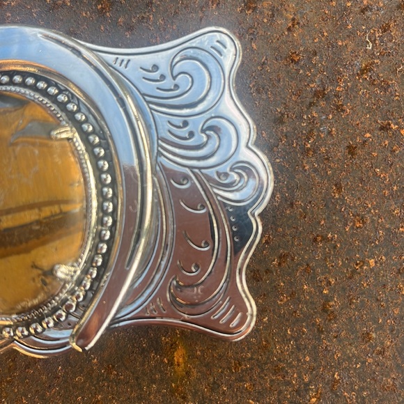 CAST METAL RESIN DECORATIVE BELT BUCKLE - Picture 3 of 5